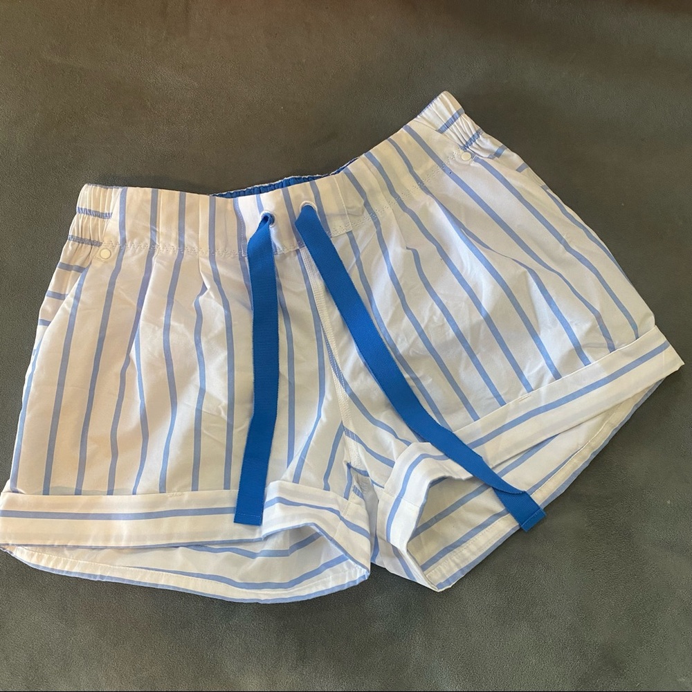 Lululemon Athletica spring breakaway shorts white blue striped